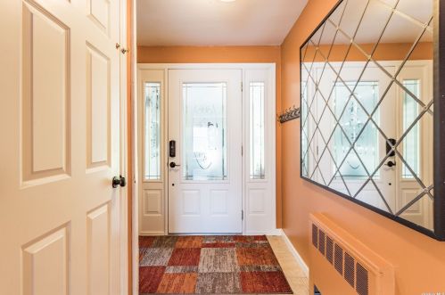 12 Cardinal Ln, Hauppauge, NY 11788-2226