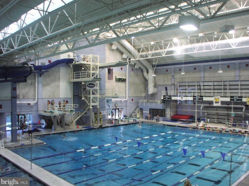 5801 Edson Ln, Rockville MD  20852-2901 exterior