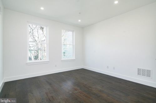 1827 Manton St, Philadelphia PA 19146-2923 exterior