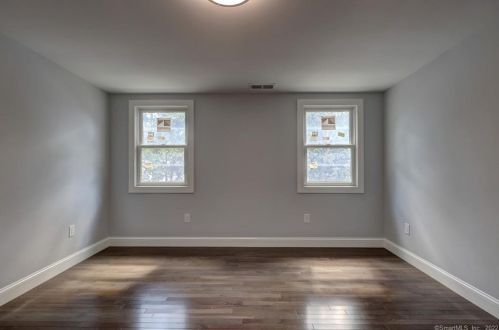 27 Myrtle St, Norwalk CT 06855-1314 exterior