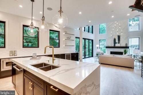 4913 Sherier Pl, Washington DC  20016-3319 exterior