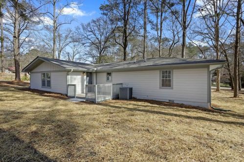 484 Dot Dr, Atlanta GA 30349-2703 exterior