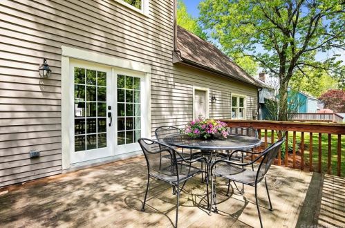 19 Hampden Pl, Windsor, CT 06095-1477