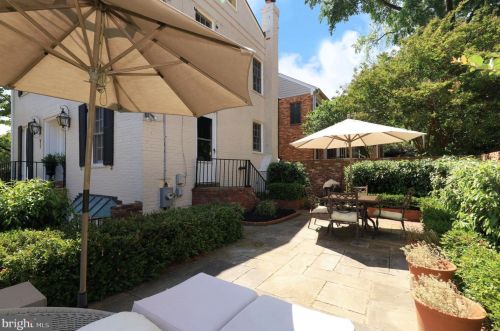 827 Royal St, Alexandria VA  22314-4340 exterior