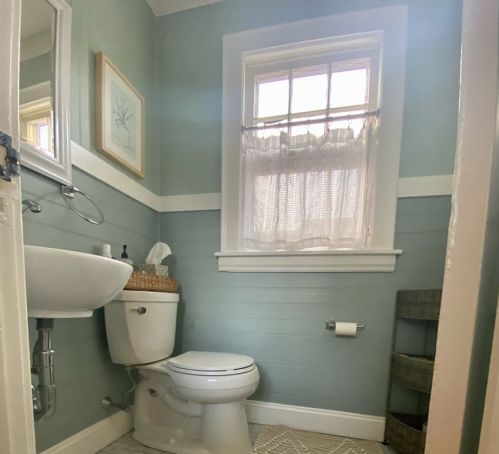 132 Maple Rd, Springfield MA 01106-3104 exterior