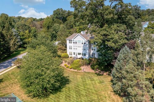 804 Country Pl Dr, Lancaster PA 17601-1793 exterior