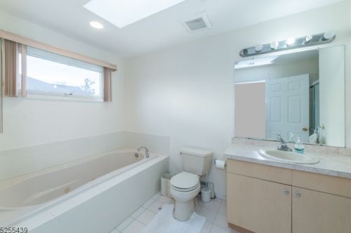 11 Chadd Ct, Parsippany NJ 07054-2950 exterior