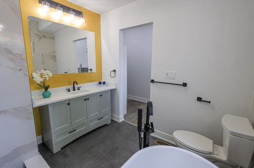 2720 Monroe St, Chicago IL  60612-2823 exterior