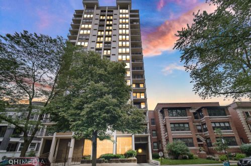 5471 Hyde Park Blvd, Chicago IL  60615-5830 exterior