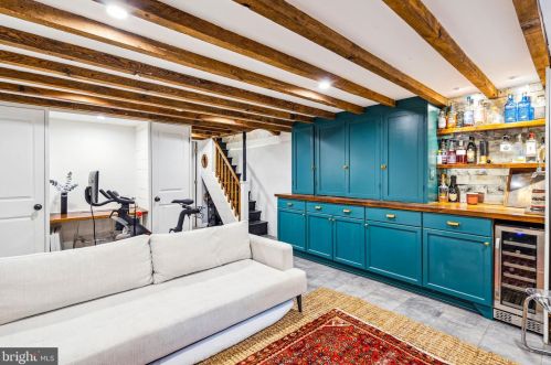 240 Fairmount Ave, Philadelphia PA  19123-2928 exterior