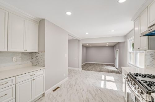 53 Fairmount Ave, Edison NJ  08820-2032 exterior