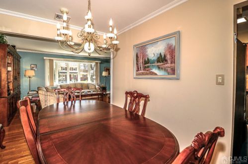 5 Pendleton Pl, Edison NJ 08820-2737 exterior