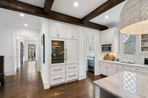 2652 Forrest Way, Atlanta GA  30305-3770 exterior