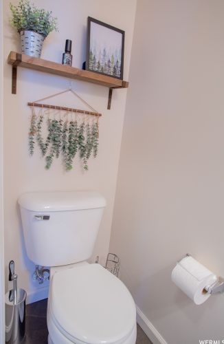 1314 Stone Mdw Dr, Taylorsville UT 84088-4007 exterior