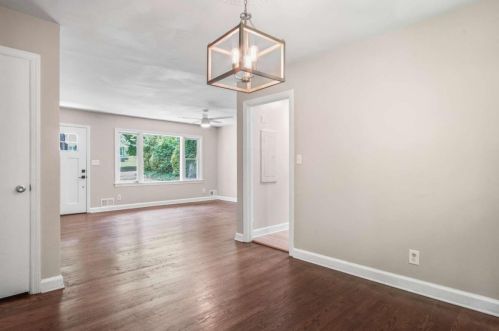 1689 Laurelwood Dr, Atlanta GA 30311-3800 exterior