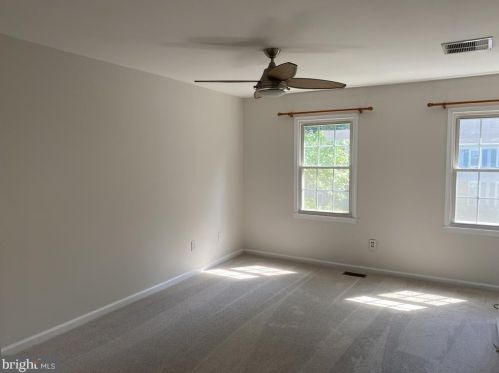 5936 Berkshire Ct, Alexandria VA  22303-1633 exterior