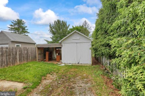 527 King St, Littlestown, PA 17340-1621