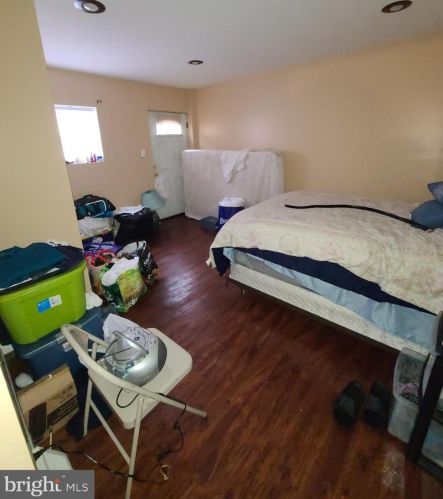 2101 Marshall St, Philadelphia PA 19122-1406 exterior