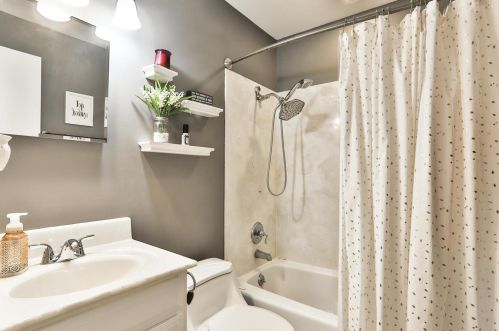 5321 Staely Ave, Saint Louis MO 63123-3652 exterior