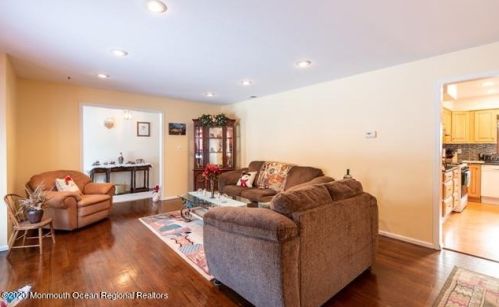 426 Frank Applegate Rd, Jackson Twp NJ 08527-2454 exterior