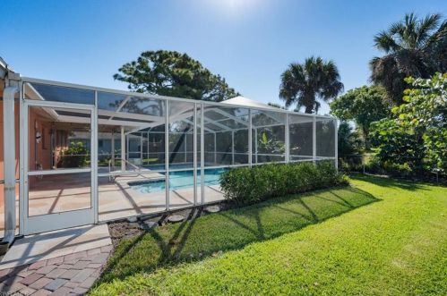 660 111 Ave, Naples FL 34108-1824 exterior