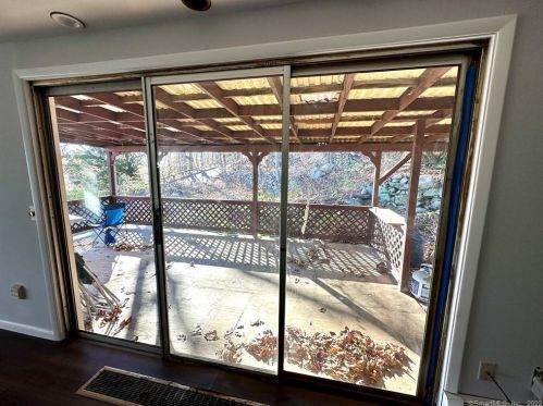 48 Mountain St, Derby CT 06418-1239 exterior