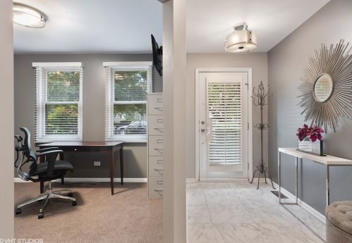 638 Oak St, Chicago IL  60610-7298 exterior