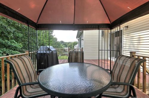 38 Nicole Dr, Milford CT 06460-6969 exterior