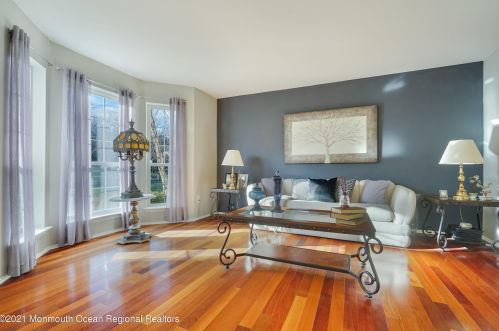 17 Cottonwood Dr, Jackson Twp NJ 08527-4940 exterior