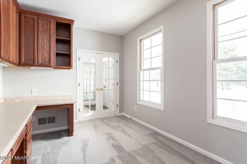 7408 Dunross Dr, Kalamazoo MI 49024-7412 exterior