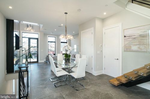 722 Broad St, Philadelphia PA 19146-3119 exterior