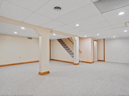 1413 Ogden Dr, Troy MI 48083-5339 exterior