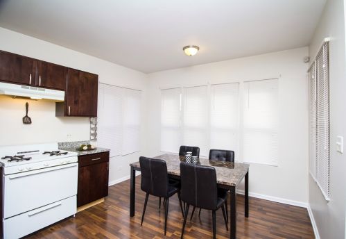 7611 Michigan Ave, Chicago IL 60619-6631 exterior