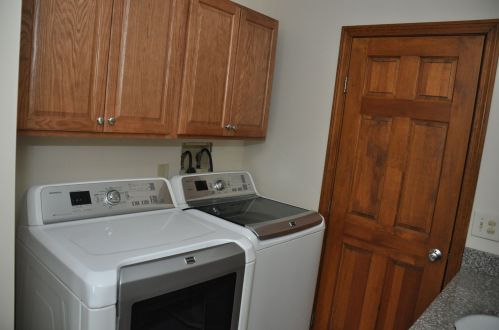 8 Brookwood Dr, Concord NH 03301-1800 exterior