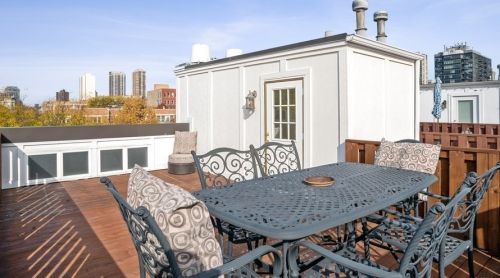 253 Goethe St, Chicago IL 60610-1803 exterior