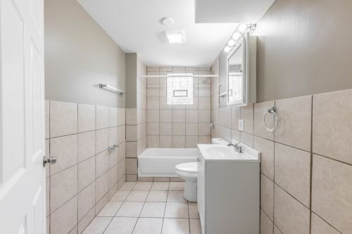 2941 Harrison St, Chicago IL 60612-3334 exterior