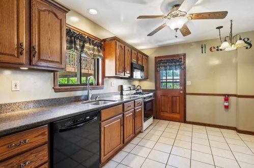 3476 Clearfield St, Pittsburgh PA 15204-1540 exterior