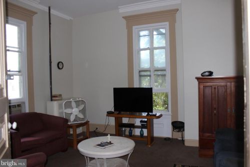 123 Main St, Pilesgrove NJ 08098-1226 exterior