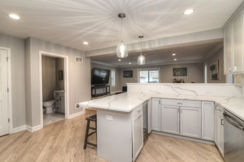 1638 74th Ct, Chicago IL  60707-4221 exterior