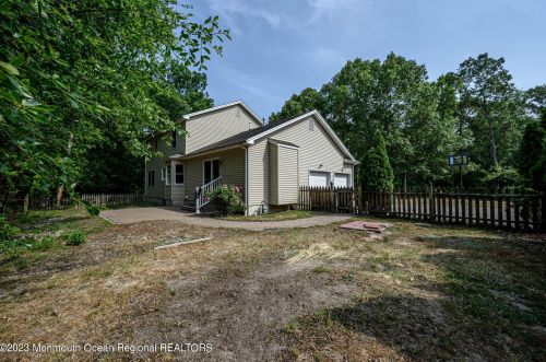 86 Serpentine Dr, Berkeley Township NJ  08721-3051 exterior