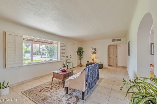 702 Encanto Blvd, Phoenix AZ 85003-1109 exterior