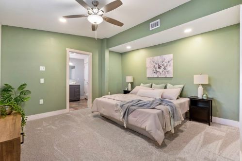 1814 Fox Way, Pittsburgh PA  15203-1732 exterior