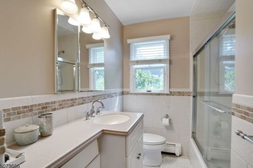 29 Archbridge Ln, Springfield NJ 07081-2746 exterior