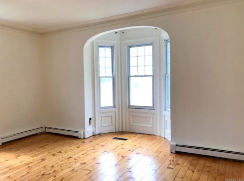 90 Innis Ave, Poughkeepsie NY  12601-2815 exterior