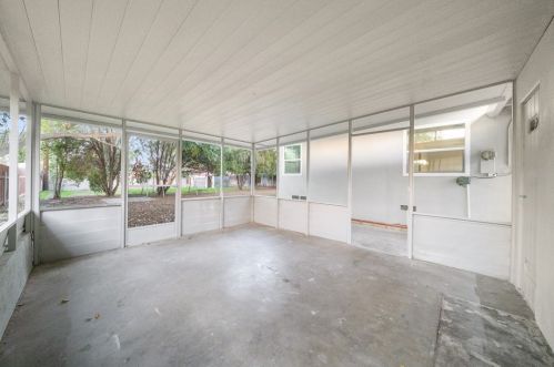 4765 Central Ave, Riverside CA 92506-2332 exterior