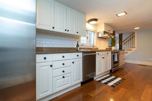 16 Collins St, Danvers MA 01923-2654 exterior