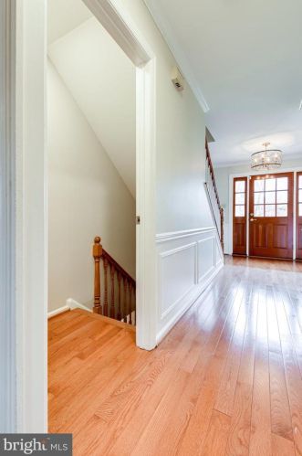 2122 Rampart Dr, Alexandria VA exterior