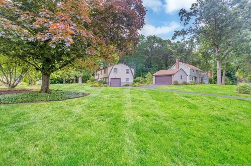 51 Pioneer Dr, Windsor CT exterior