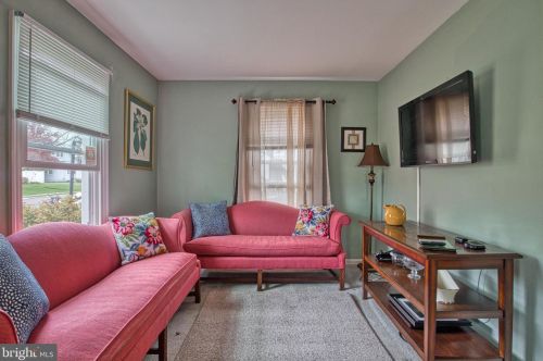 16 Fogarty Dr, Trenton NJ 08619-4321 exterior