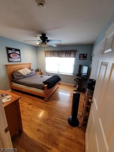 220 Bell Ave, Hasbrouck Heights NJ  07604-2102 exterior